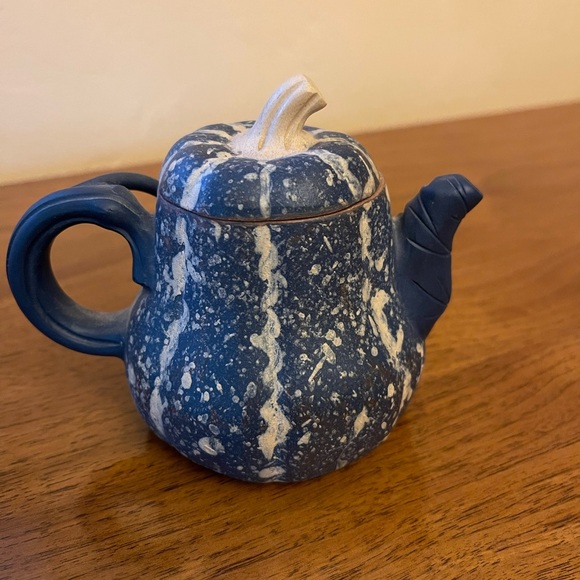 Tea pot - gourd shaped - Picture 2 of 3